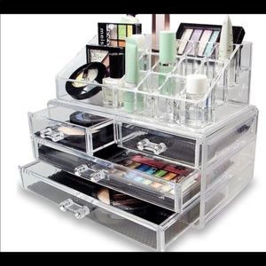 Makeup organizer